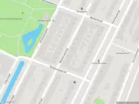Ambulance met gepaste spoed naar de Walchersestraat in Rotterdam
