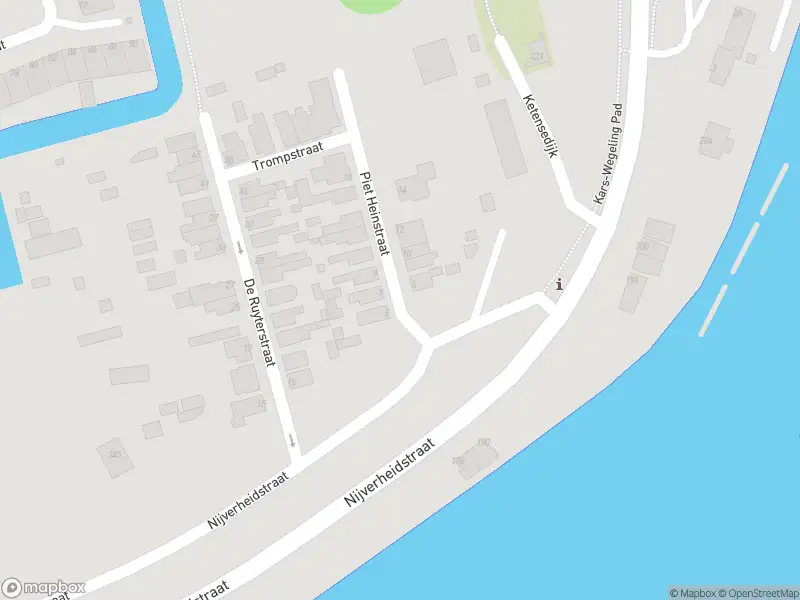 Ambulance met grote spoed naar de Piet Heinstraat in Capelle aan den IJssel