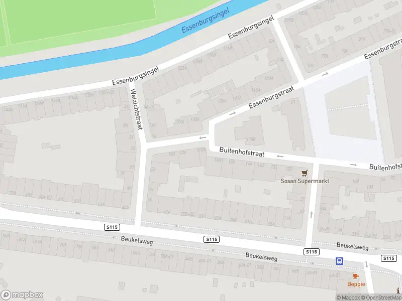 Ambulance met gepaste spoed naar de Essenburgstraat in Rotterdam