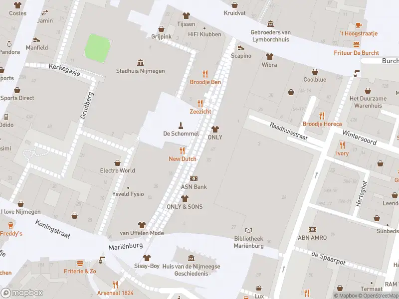 Brandweer met gepaste spoed naar de Marikenstraat in Nijmegen vanwege een liftopsluiting