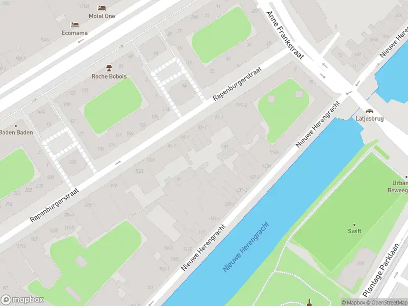 Ambulance met grote spoed naar de Rapenburgerstraat in Amsterdam
