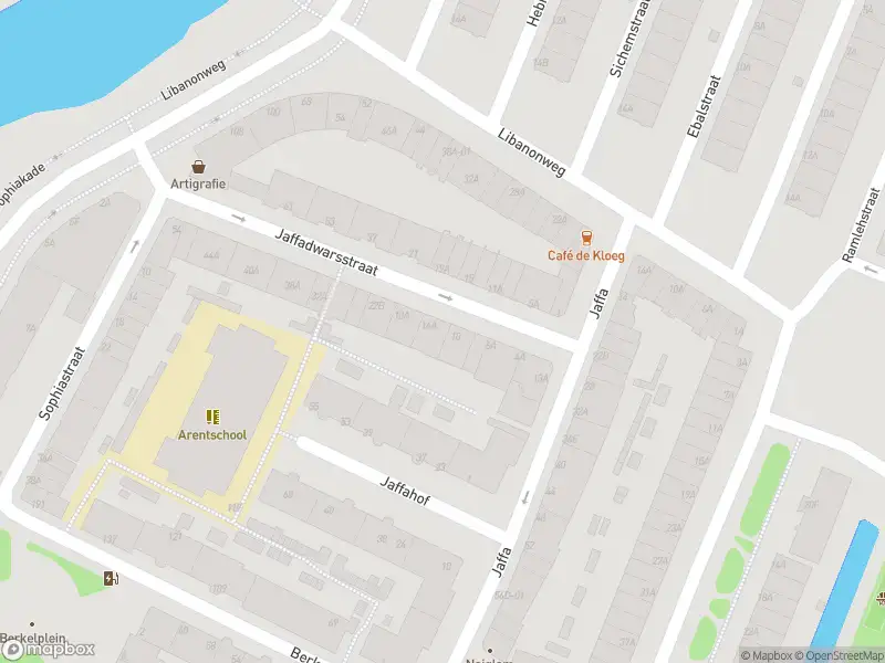 Ambulance met grote spoed naar de Jaffadwarsstraat in Rotterdam