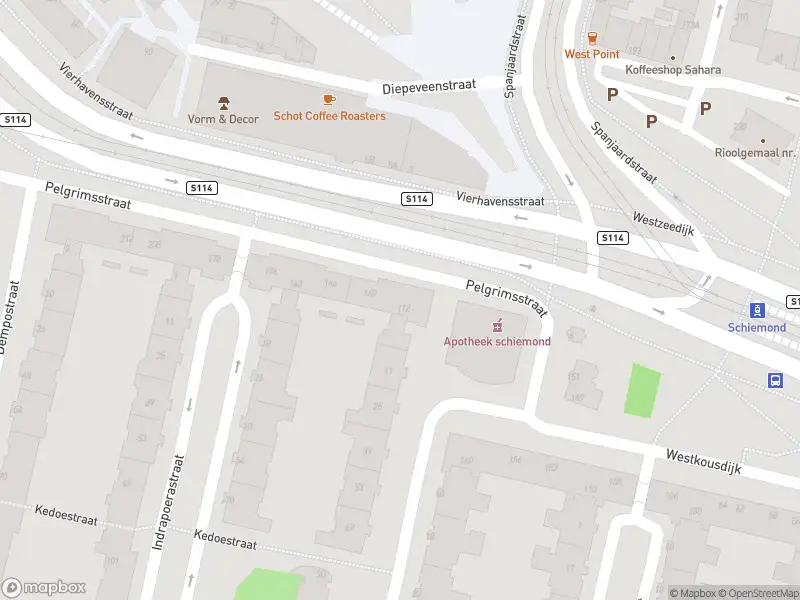 Ambulance met grote spoed naar de Pelgrimsstraat in Rotterdam