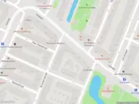 Ambulance met gepaste spoed naar de Oudedijk in Rotterdam