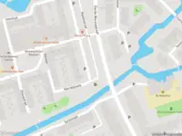 Ambulance met grote spoed naar de Chinalaan in Delft