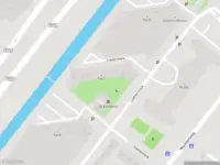Ambulance met gepaste spoed naar de Loenermark in Amsterdam