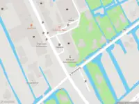 Ambulance met grote spoed naar de Kanaalweg in Capelle aan den IJssel