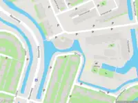 Ambulance met grote spoed naar de Veerdijk in Wormer