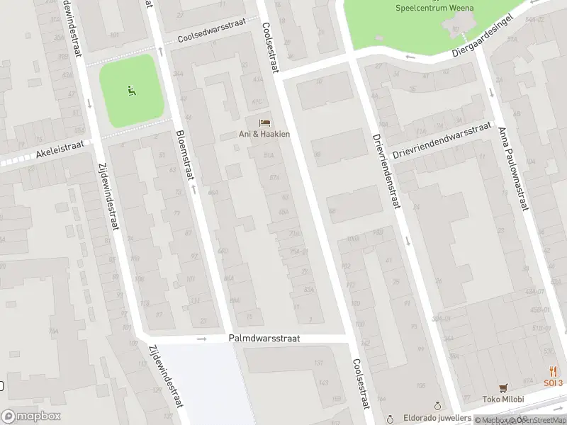 Ambulance met gepaste spoed naar de Coolsestraat in Rotterdam