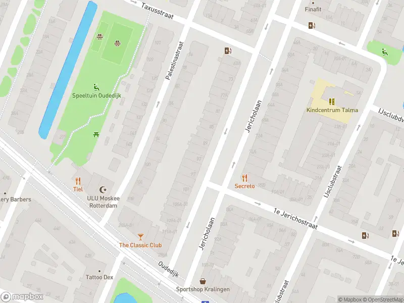Ambulance met gepaste spoed naar de Jericholaan in Rotterdam