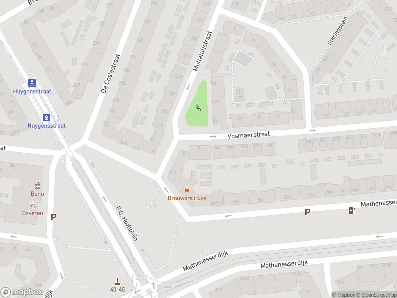 Ambulance met grote spoed naar de Vosmaerstraat in Rotterdam