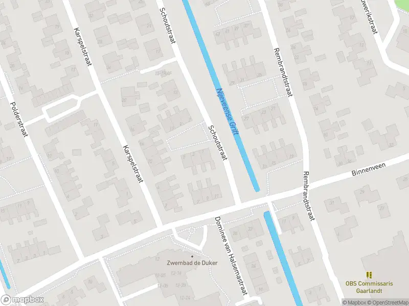 Brandweer met gepaste spoed naar de Schoutstraat in Nijeveen vanwege gebouwbrand
