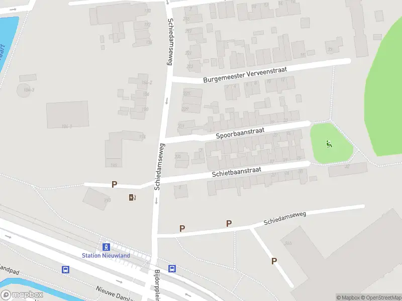 Ambulance met grote spoed naar de Spoorbaanstraat in Schiedam