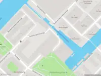 Brandweer met gepaste spoed naar de Oostenburgervoorstraat in Amsterdam