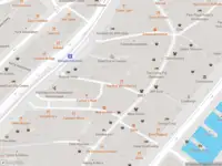 Ambulance met grote spoed naar de Sint Jacobsstraat in Amsterdam