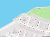 Ambulance met grote spoed naar de Bellefleurhof in Rotterdam