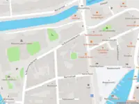 Brandweer met gepaste spoed naar de Steenstraat in Leiden vanwege gebouwbrand