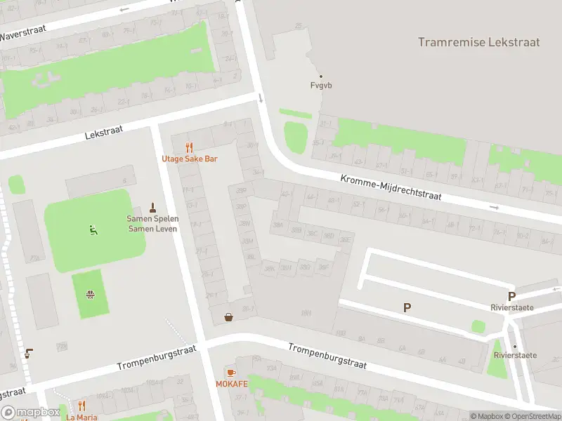 Ambulance met gepaste spoed naar de Waverstraat in Amsterdam