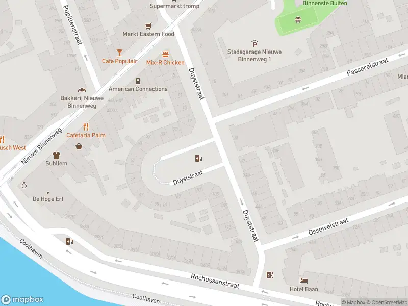 Ambulance met grote spoed naar de Duyststraat in Rotterdam