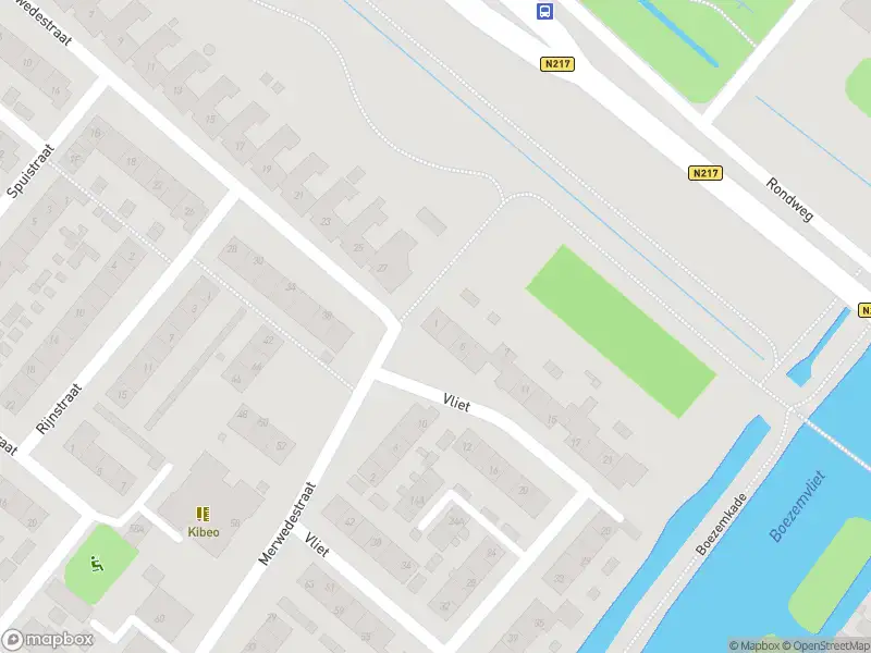Ambulance met grote spoed naar de Vliet in Maasdam