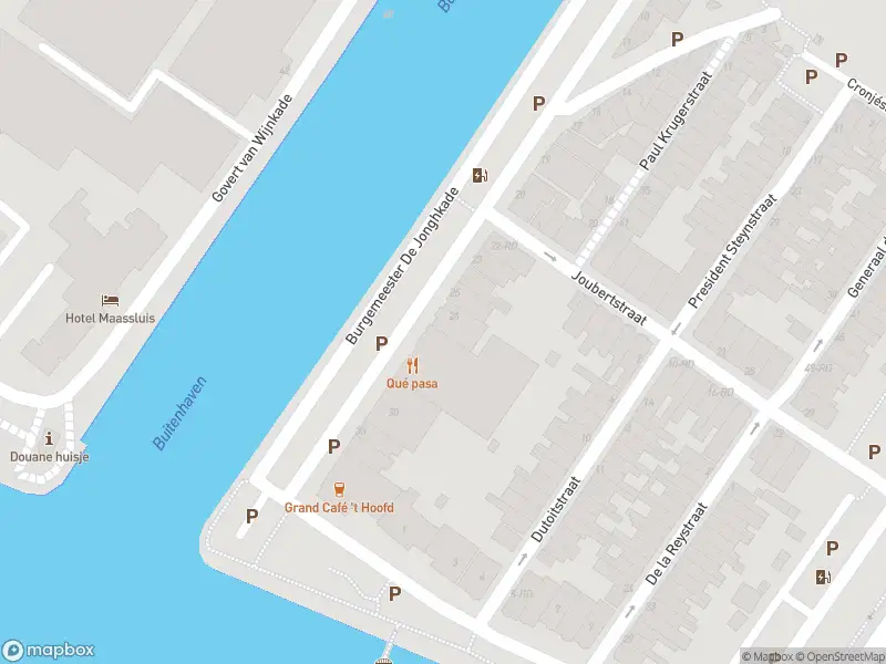 Ambulance met gepaste spoed naar de Burgemeester De Jonghkade in Maassluis