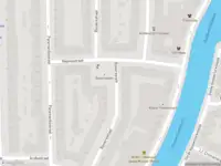 Ambulance met grote spoed naar de Stuyvesantstraat in Amsterdam