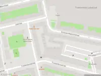 Ambulance met gepaste spoed naar de Waverstraat in Amsterdam