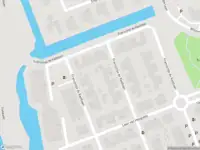 Ambulance met grote spoed naar de Francijntje de Kadtlaan in Vlaardingen
