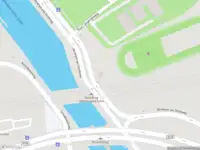 Ambulance met grote spoed naar de Energieweg in Rotterdam