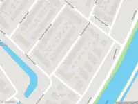 Ambulance met grote spoed naar de Duyvendakstraat in Leiden