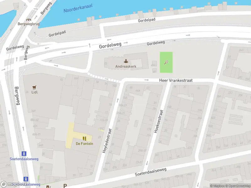 Ambulance met gepaste spoed naar de Hoyledestraat in Rotterdam