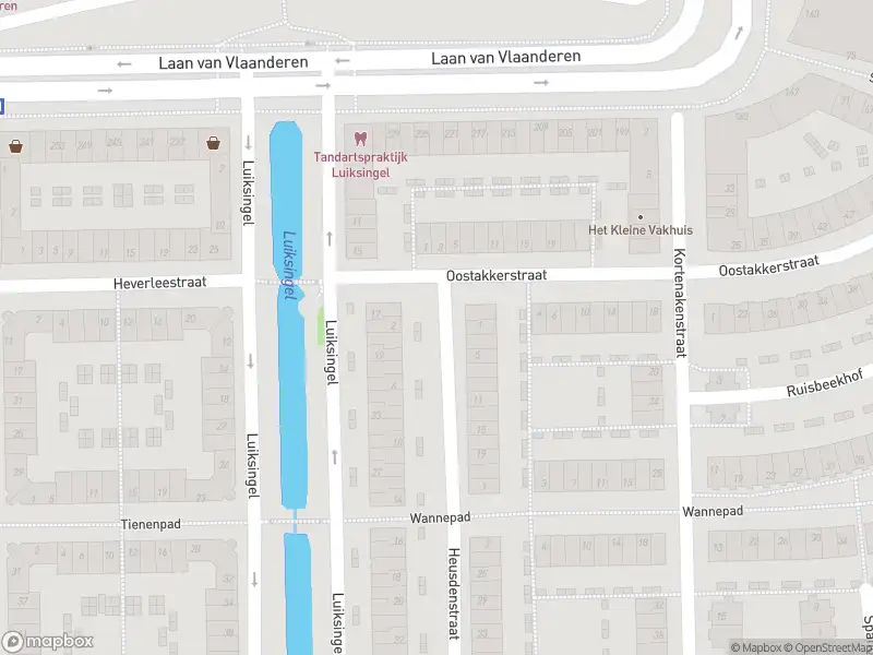 Ambulance met gepaste spoed naar de Heusdenstraat in Amsterdam