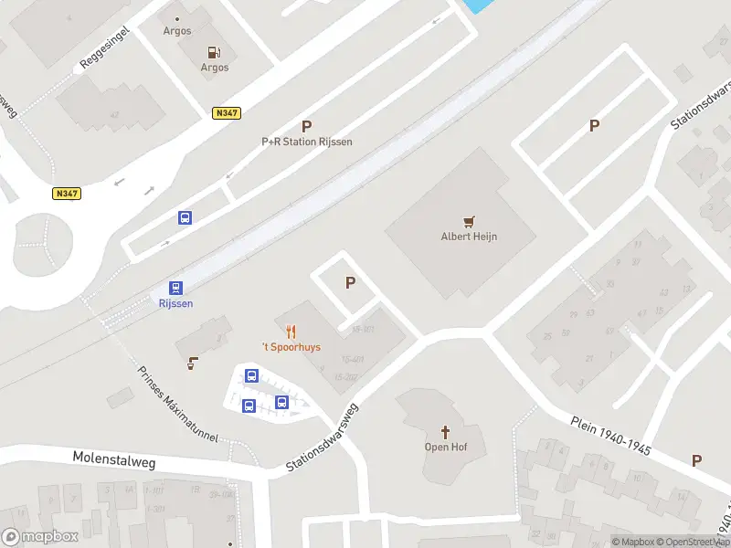 Brandweer met gepaste spoed naar de Stationsdwarsweg in Rijssen vanwege een liftopsluiting