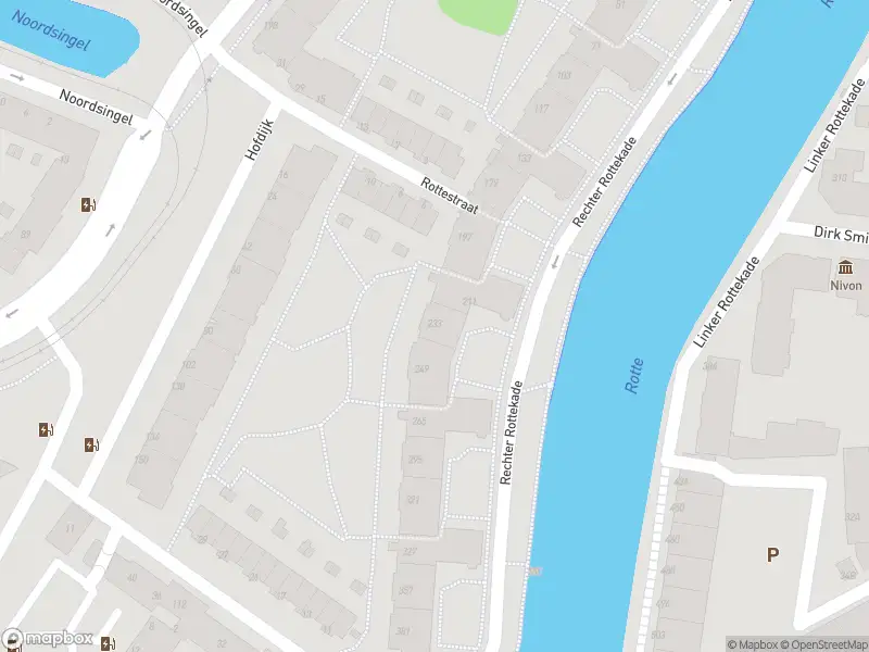 Ambulance met grote spoed naar de Rechter Rottekade in Rotterdam