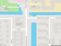 Ambulance met gepaste spoed naar de Schokkerspad in Amsterdam