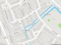 Ambulance met gepaste spoed naar de Nellie Bodenheimpad in Leiden