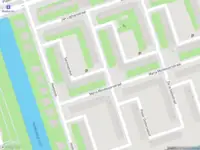 Ambulance met grote spoed naar de Salzmannhof in Amsterdam