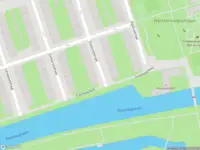 Ambulance met grote spoed naar de Elckerlijcstraat in Amsterdam