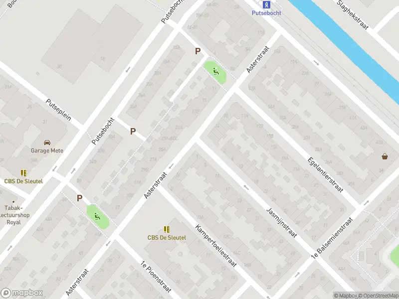 Ambulance met grote spoed naar de Asterstraat in Rotterdam