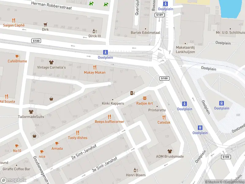 Ambulance met gepaste spoed naar de Hoogstraat in Rotterdam