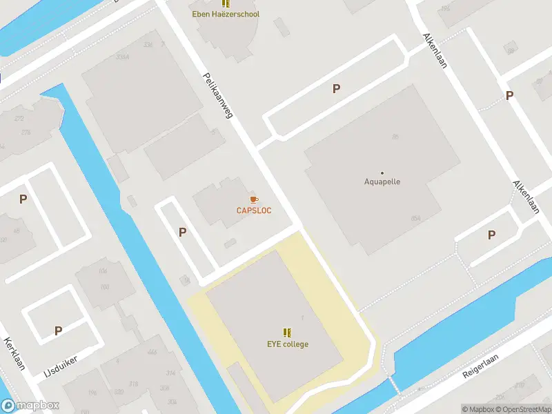 Ambulance met grote spoed naar de Pelikaanweg in Capelle aan den IJssel