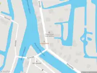 Ambulance met gepaste spoed naar de Slimdijk in Oudendijk