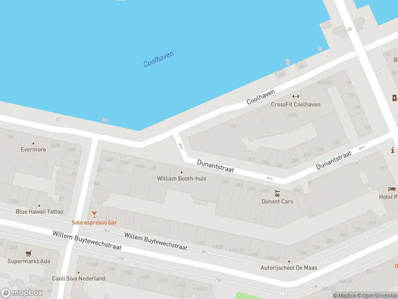 Ambulance met gepaste spoed naar de Coolhaven in Rotterdam