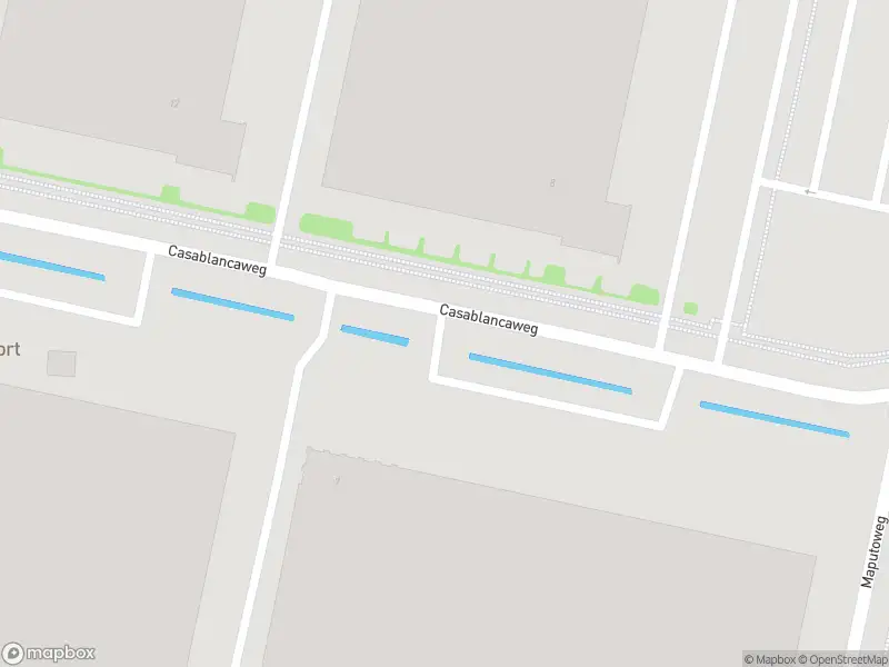 Ambulance met grote spoed naar de Casablancaweg in Amsterdam