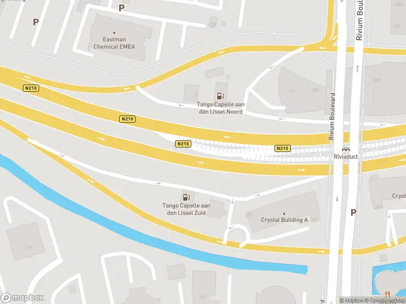 Ambulance met gepaste spoed naar de Abram van Rijckevorselweg in Capelle aan den IJssel