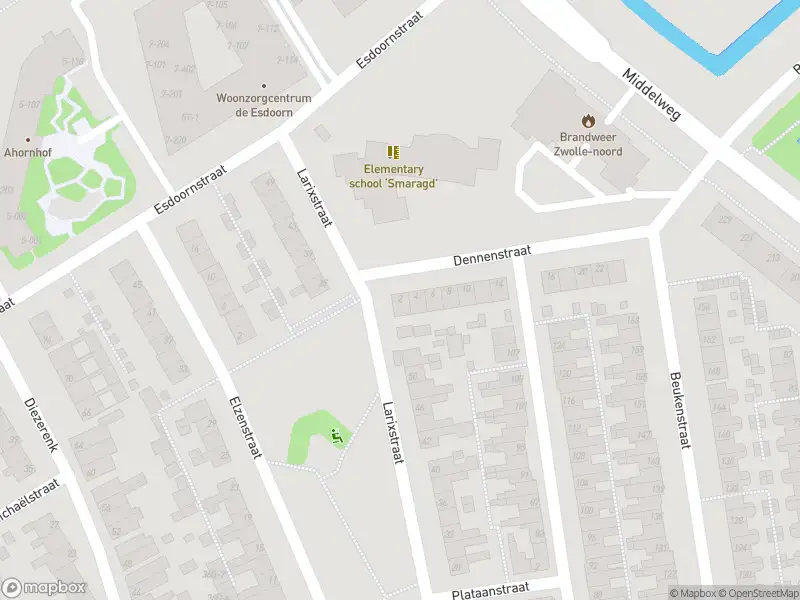 Politie naar de Dennenstraat in Zwolle vanwege aanrijding met letsel