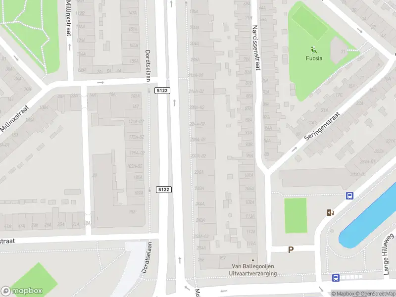 Ambulance met gepaste spoed naar de Dordtselaan in Rotterdam