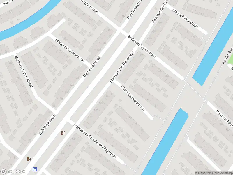 Ambulance met grote spoed naar de Clare Lennartstraat in Spijkenisse