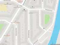 Ambulance met grote spoed naar de Leimuidenstraat in Amsterdam