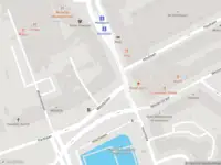 Ambulance met gepaste spoed naar de Westplein in Rotterdam
